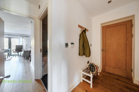 de67a721-8468-449...