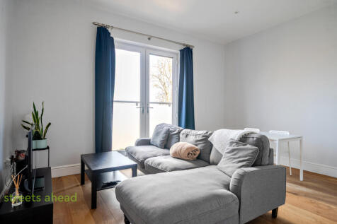 cdb6a2b9-c72e-409...