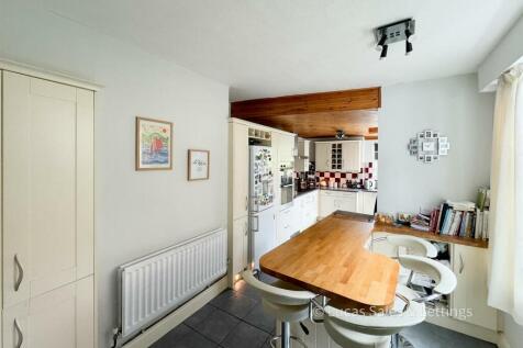 6 Dryden ST Kettering-11.jpg