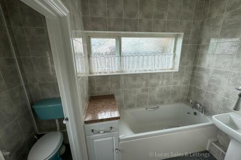 297 Bath Rd Kettering-20.jpg