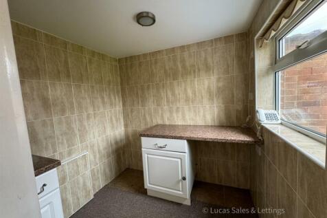 297 Bath Rd Kettering-16.jpg