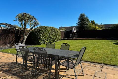 126 Gipsy Lane Kettering-5.jpg