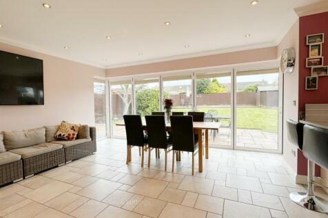 126 Gipsy Lane Kettering-41.jpg