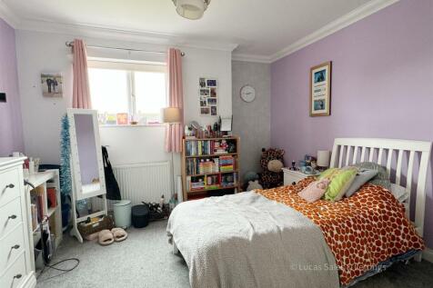 126 Gipsy Lane Kettering-52.jpg