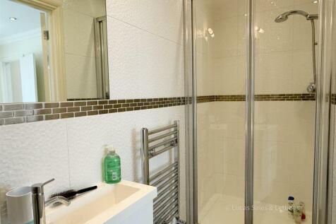 126 Gipsy Lane Kettering-56.jpg