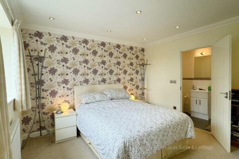 126 Gipsy Lane Kettering-58.jpg