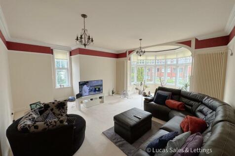 6 The Gables Kettering-04.jpg