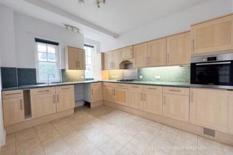 Flat 6 The Gables-39.jpg