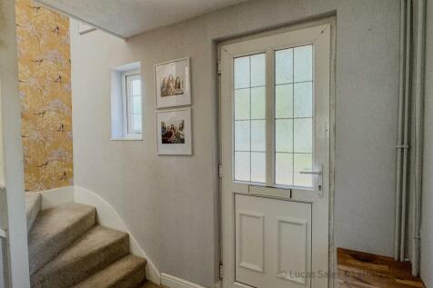 32 Queensway Burton Latimer-11.jpg
