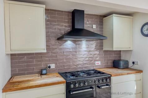 32 Queensway Burton Latimer-19.jpg