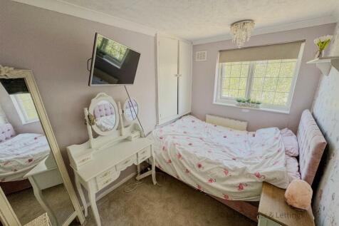 32 Queensway Burton Latimer-07.jpg