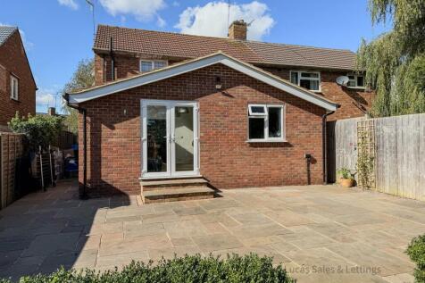 32 Queensway Burton Latimer-03.jpg