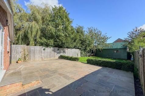 32 Queensway Burton Latimer-06.jpg