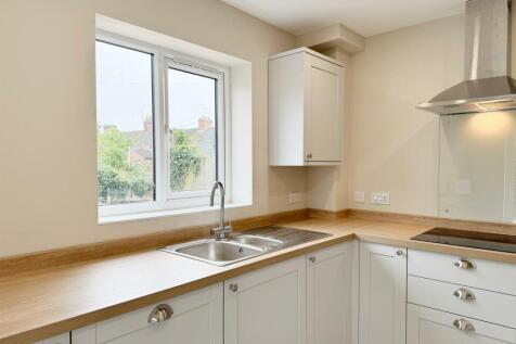6A Staion Rd Desborough-41.jpg