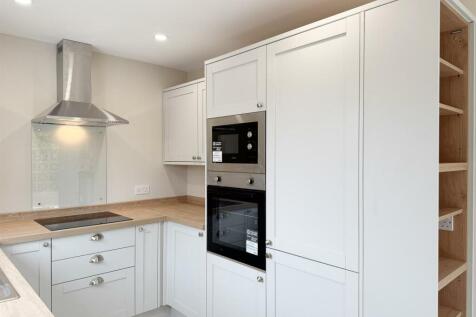 6A Staion Rd Desborough-42.jpg