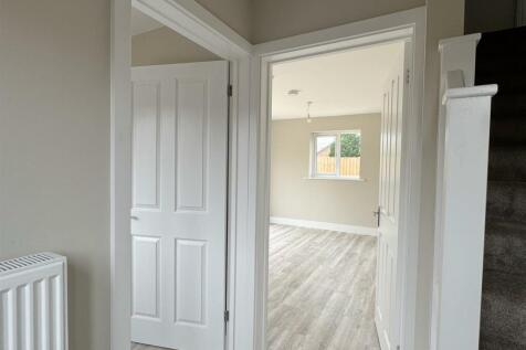 6A Staion Rd Desborough-50.jpg