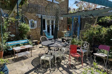 197 Rushton Rd Desborough-04.jpg