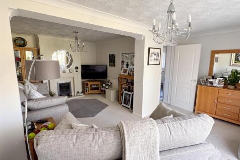 8 Welland Rd Kettering-09.jpg
