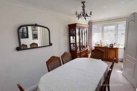 8 Welland Rd Kettering-11.jpg