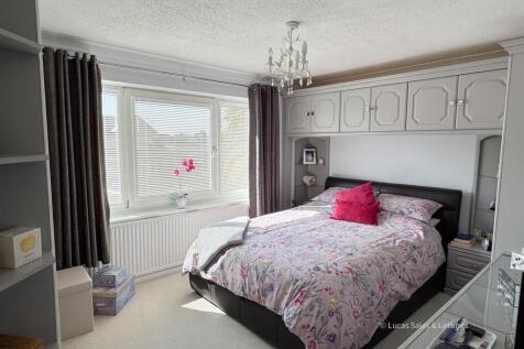 8 Welland Rd Kettering-15.jpg