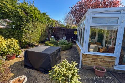 8 Welland Rd Kettering-05.jpg