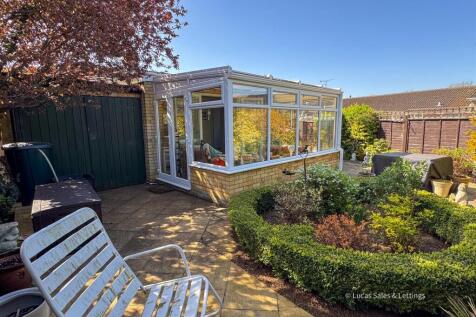 8 Welland Rd Kettering-04.jpg
