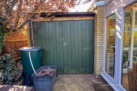 8 Welland Rd Kettering-03.jpg