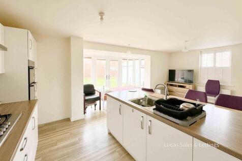 23 Claydon Ave BS-06.jpg