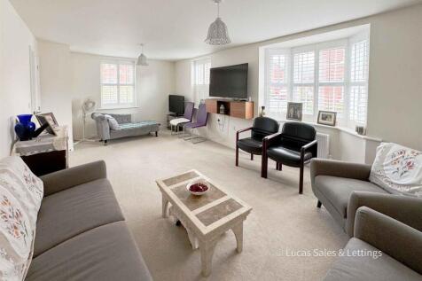 23 Claydon Ave BS-10.jpg
