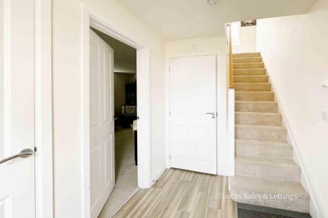 23 Claydon Ave BS-12.jpg