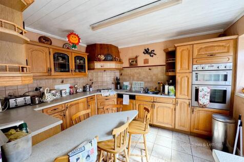 55 Hall Close Kettering-23.jpg