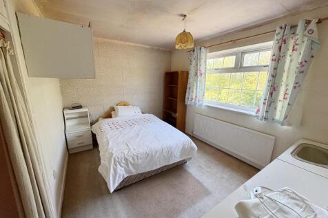 55 Hall Close Kettering-12.jpg