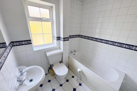 55 Hall Close Kettering-11.jpg