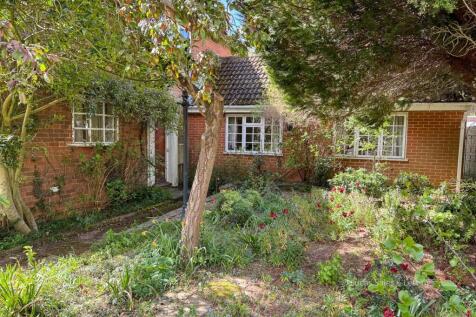 55 Hall Close Kettering-24.jpg