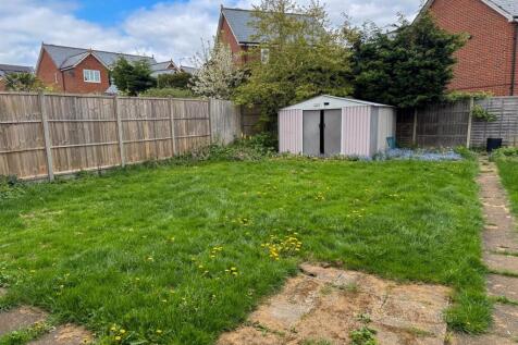 2 Elizabeth Rd Rothwell-02.jpg