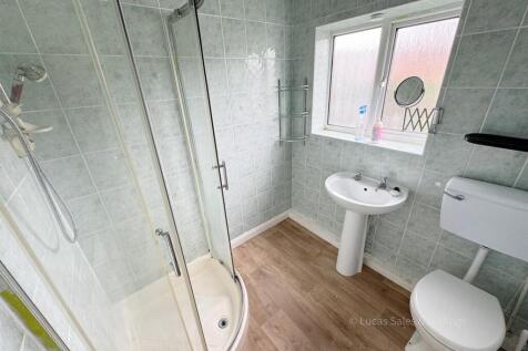 2 Elizabeth Rd Rothwell-04.jpg