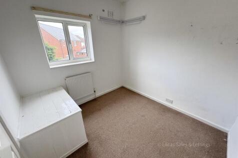 2 Elizabeth Rd Rothwell-05.jpg