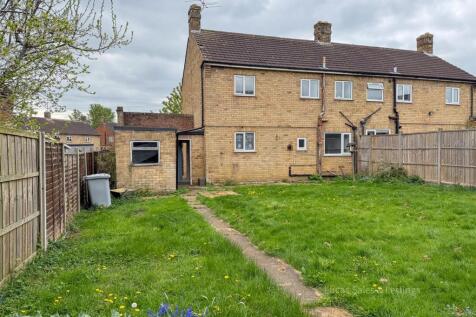 2 Elizabeth Rd Rothwell-01.jpg
