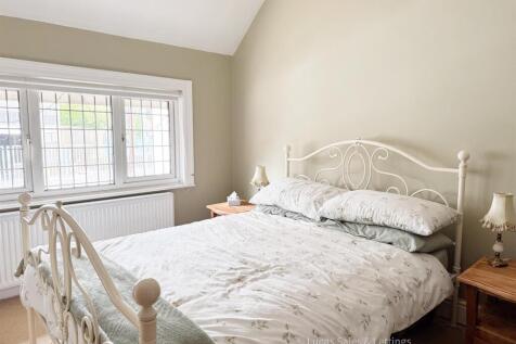 36 Trafalgar Rd K-19.jpg