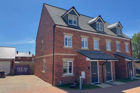 6 Gatekeeper Rd Rothwell.jpg