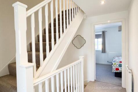 6 Gatekeeper Rd Rothwell-09.jpg