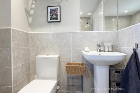 6 Gatekeeper Rd Rothwell-10.jpg