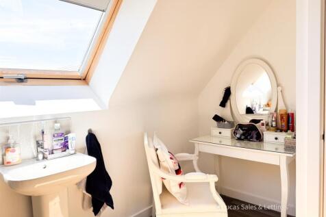 6 Gatekeeper Rd Rothwell-16.jpg
