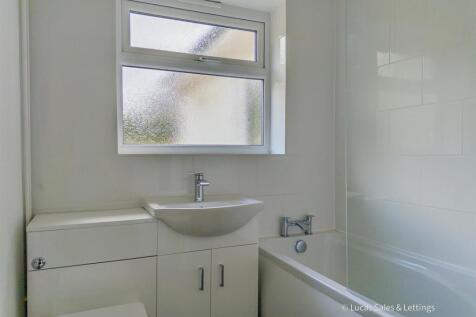 112 Gipsy Lane Kettering-06.jpg