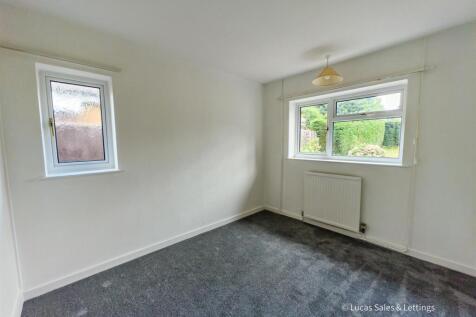 112 Gipsy Lane Kettering-08.jpg