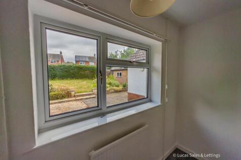 112 Gipsy Lane Kettering-07.jpg