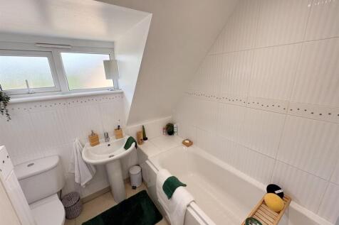 1 Caswell Close Kettering-21.jpg