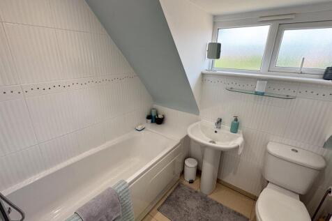 1 Caswell Close Kettering-24.jpg