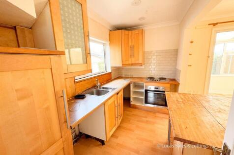 15 Hillside Ave Kettering-04.jpg