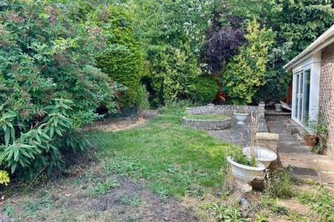 5ketteringrdgdn.jpg